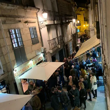 Galerias 16 Viviendas Turisticas * לוגו