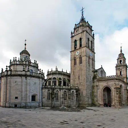 Galerias 16 Viviendas Turisticas 卢戈
