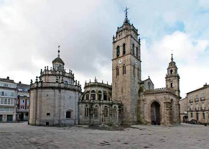 Galerias 16 Viviendas Turisticas 卢戈